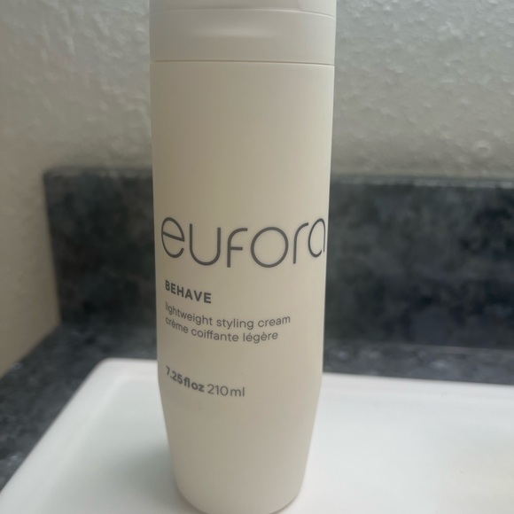 💇🏻♀️ NEW EUFORA✨Lightweight Styling Cream 7.25 fl oz FULL SIZE - Picture 1 of 5